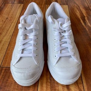 Nike Mens All Court Low Perorated Leather Men’s size 10 NEW